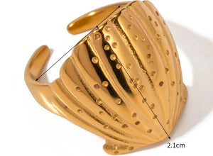 Conchita ring