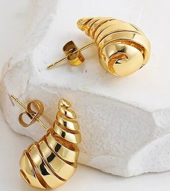 Mini caracol earrings