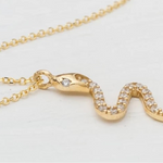 Short snake necklace gold